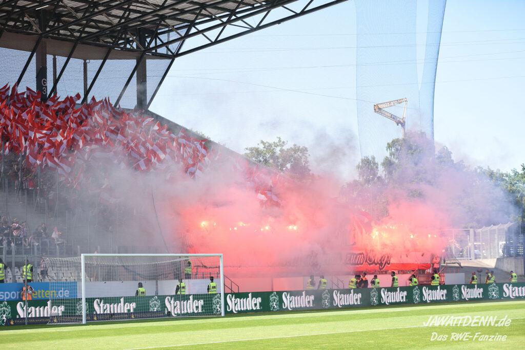 Rot-Weiss Essen – Rot-Weiß Oberhausen 2-0 (8)