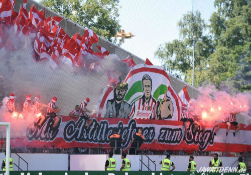 Rot-Weiss Essen – Rot-Weiß Oberhausen 2-0 (9)