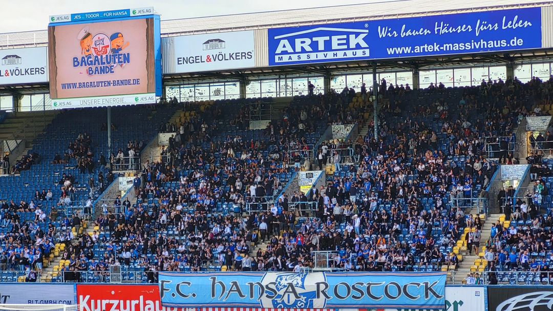 FC Hansa Rostock – FC Sevilla 2-1 (12)