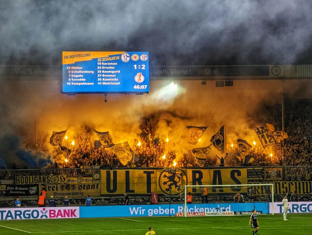 Eintracht Braunschweig – FC Schalke 04 1-3 (30)