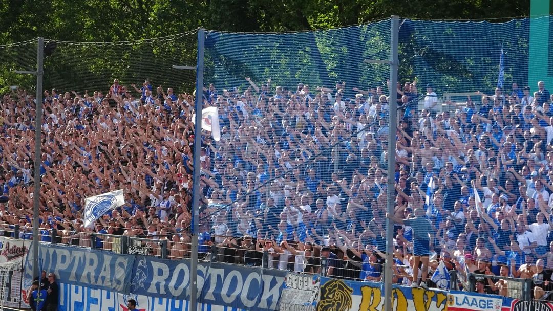 Gästefans | FSV Frankfurt – FC Hansa Rostock (13.08.2023) 0-3 i.E.