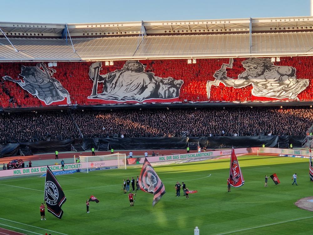1. FC Nürnberg – SpVgg Fürth 1-1 (51)