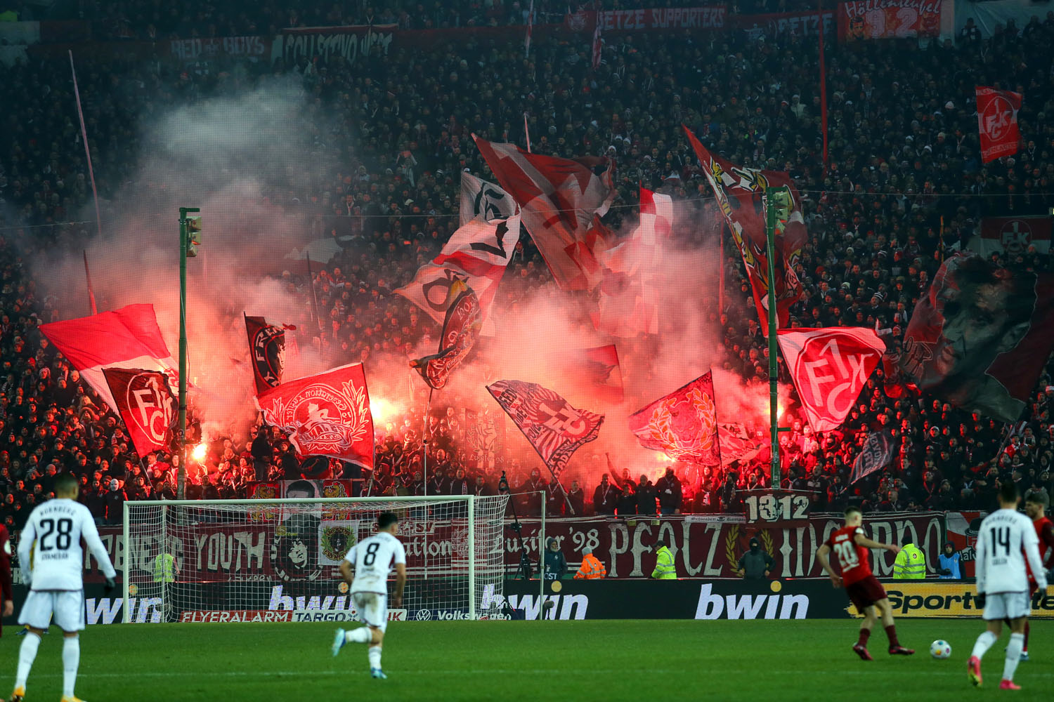 1. FC Kaiserslautern – 1. FC Nürnberg 2-0 (16)