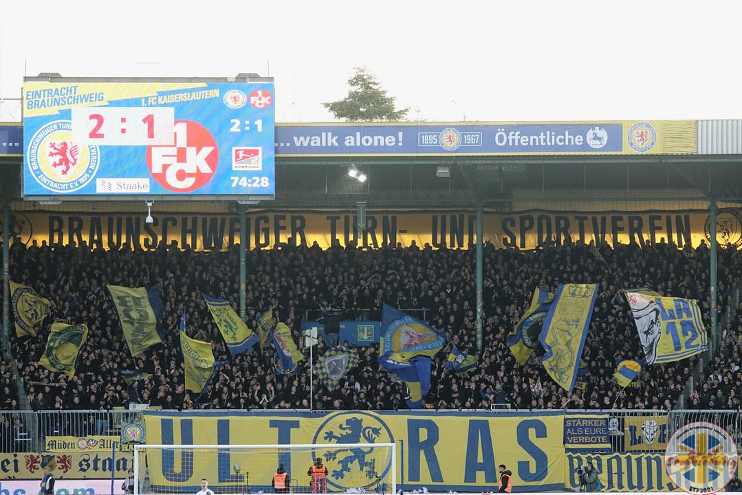Eintracht Braunschweig – 1. FC Kaiserslautern 2-1 (10)