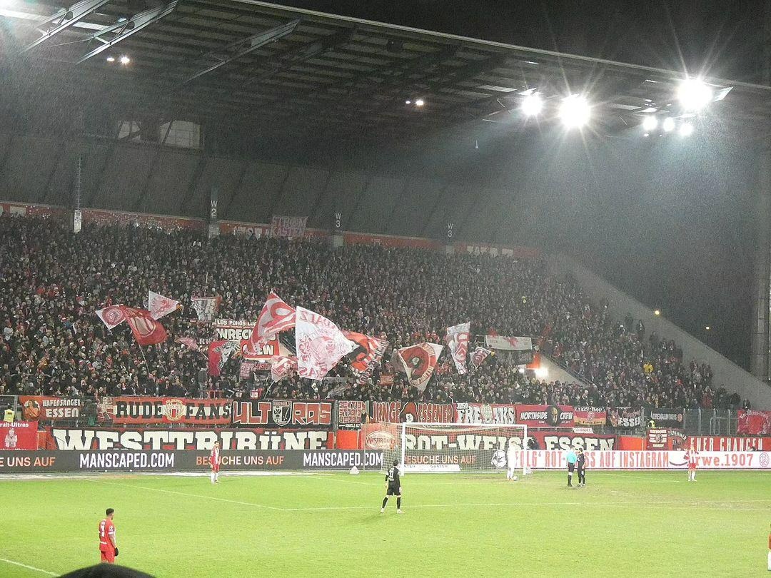 Rot-Weiss Essen -Hallescher FC (6)