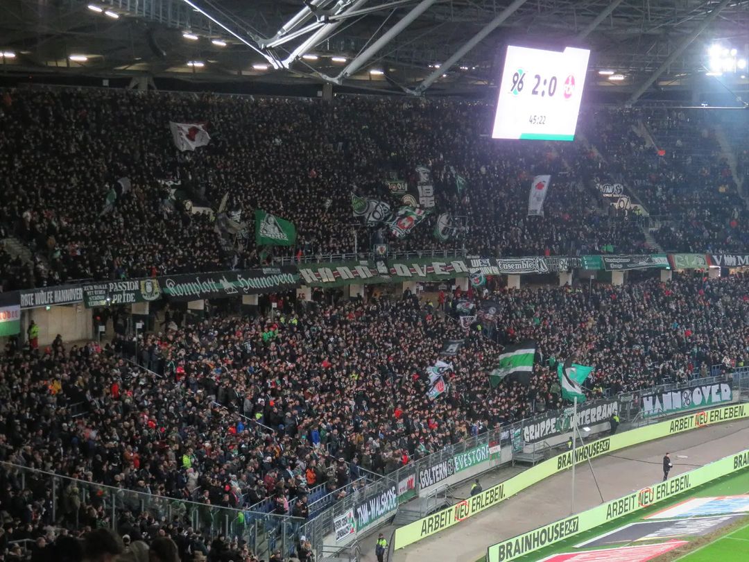 Hannover 96 – 1. FC Nürnberg 3-0 (15)