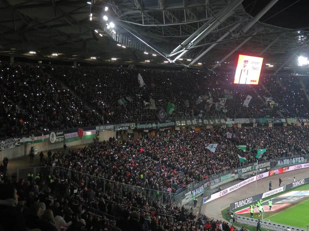 Hannover 96 – 1. FC Nürnberg 3-0 (17)