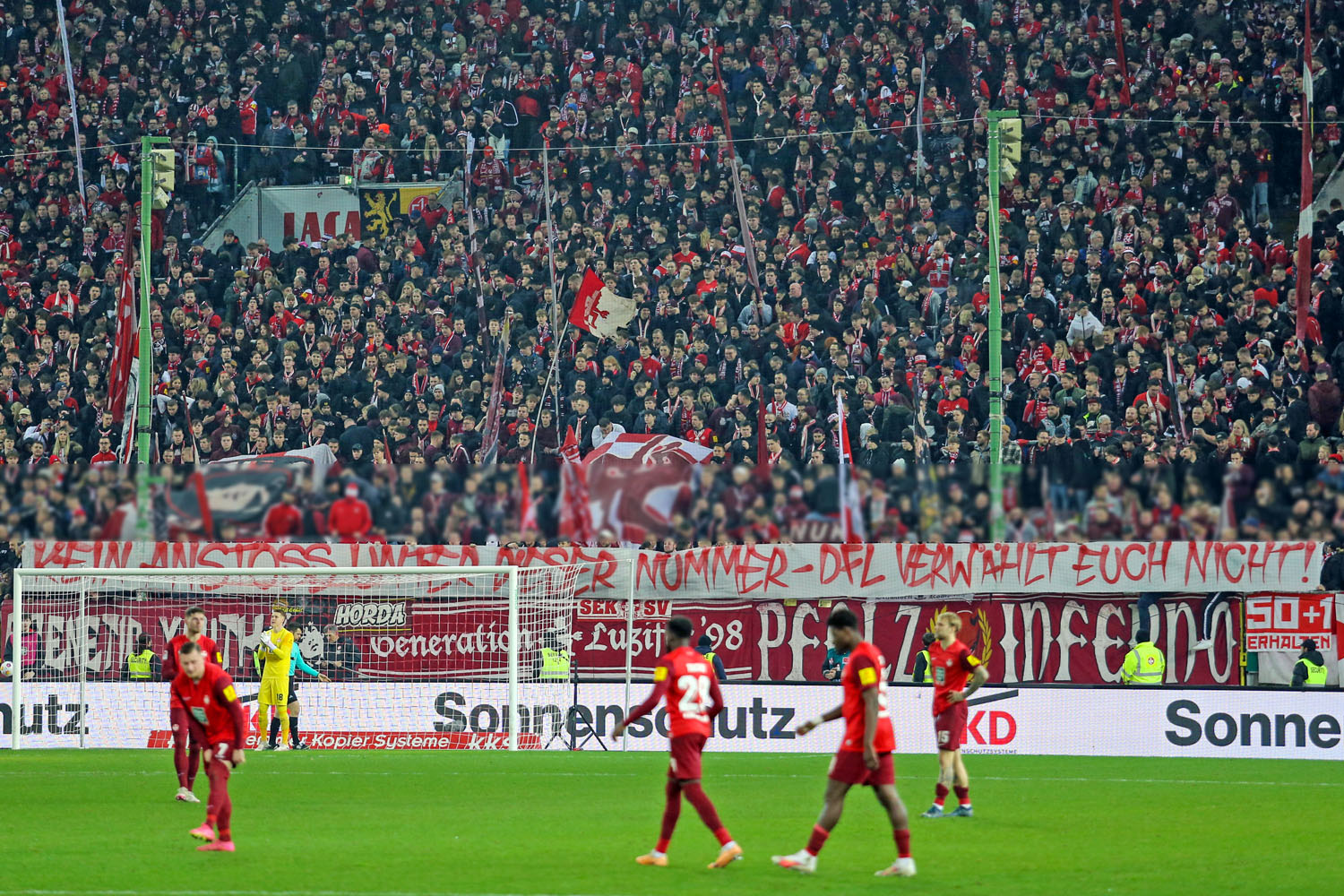 1. FC Kaiserslautern – SC Paderborn 1-2 (10)