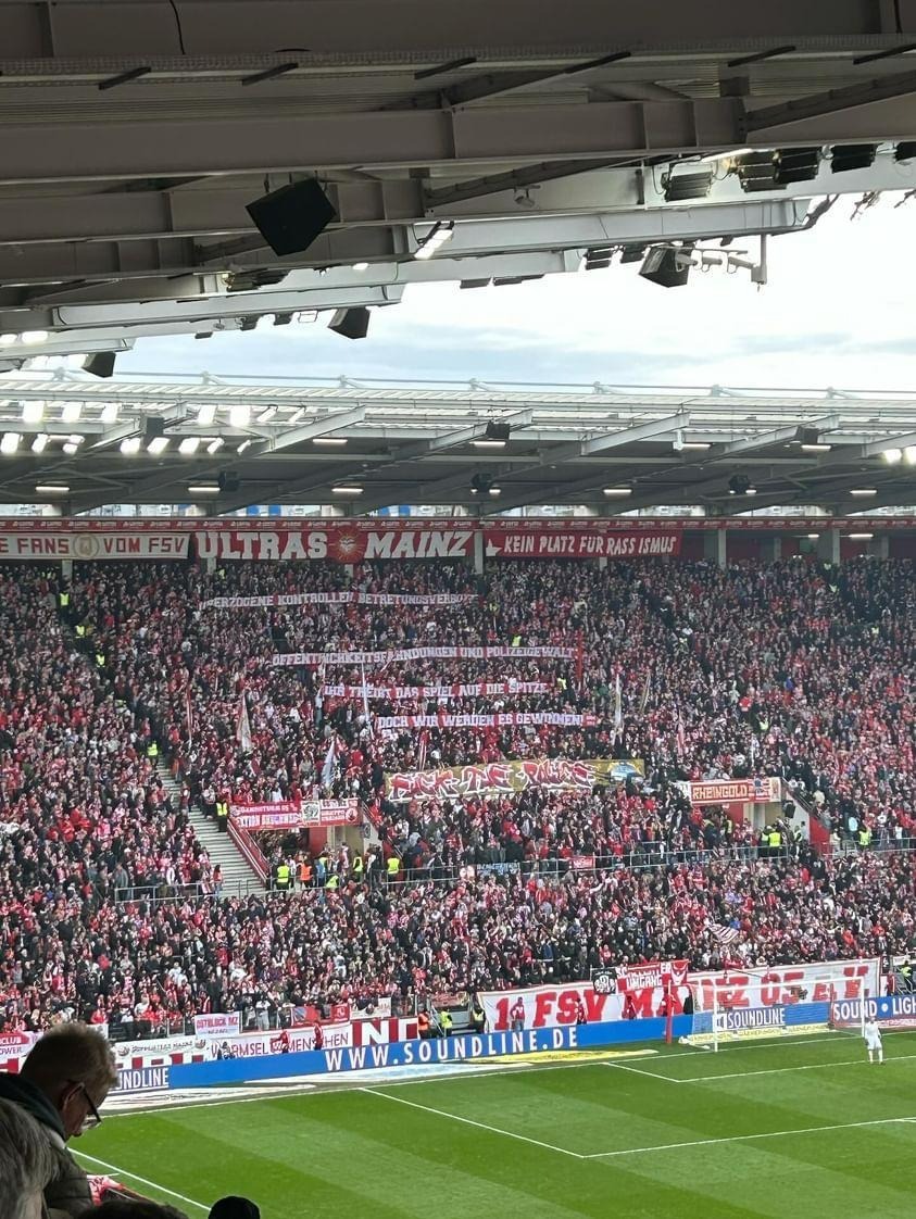1. FSV Mainz 05 – Borussia Mönchengladbach 1-1 (15)
