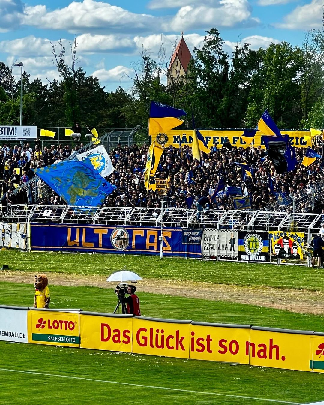 1. FC Lokomotive Leipzig – BSG Chemie Leipzig 0-2 (9)