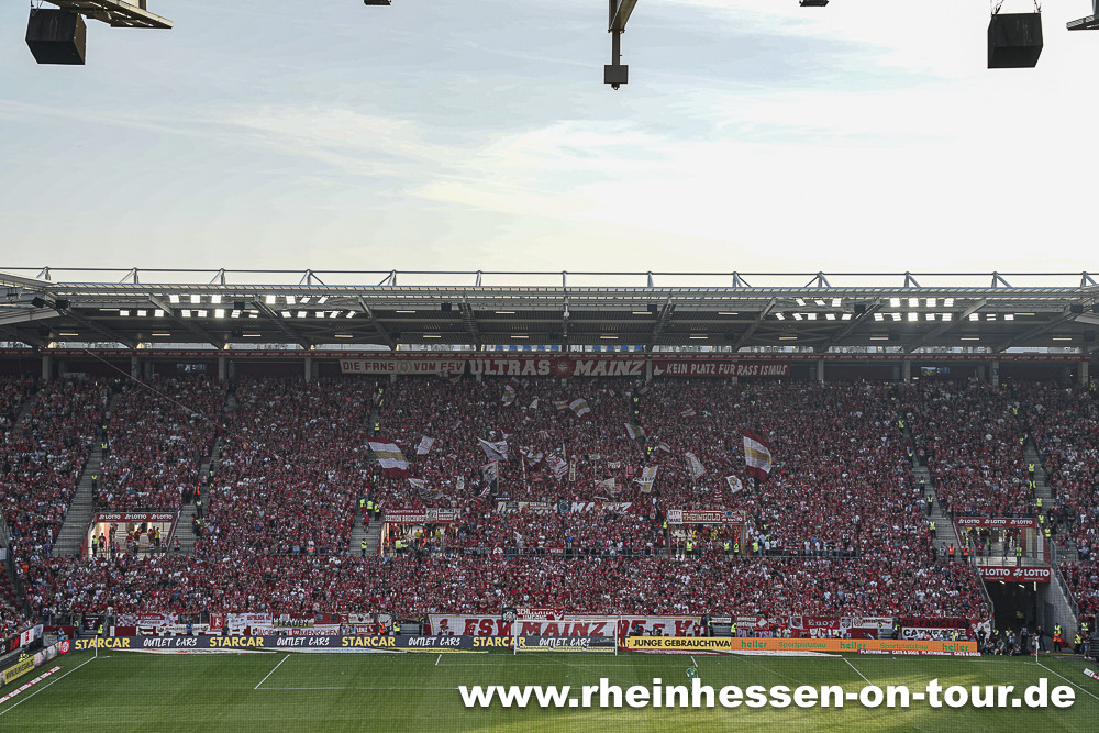 1. FSV Mainz 05 – Borussia Dortmund 3-0 (14)