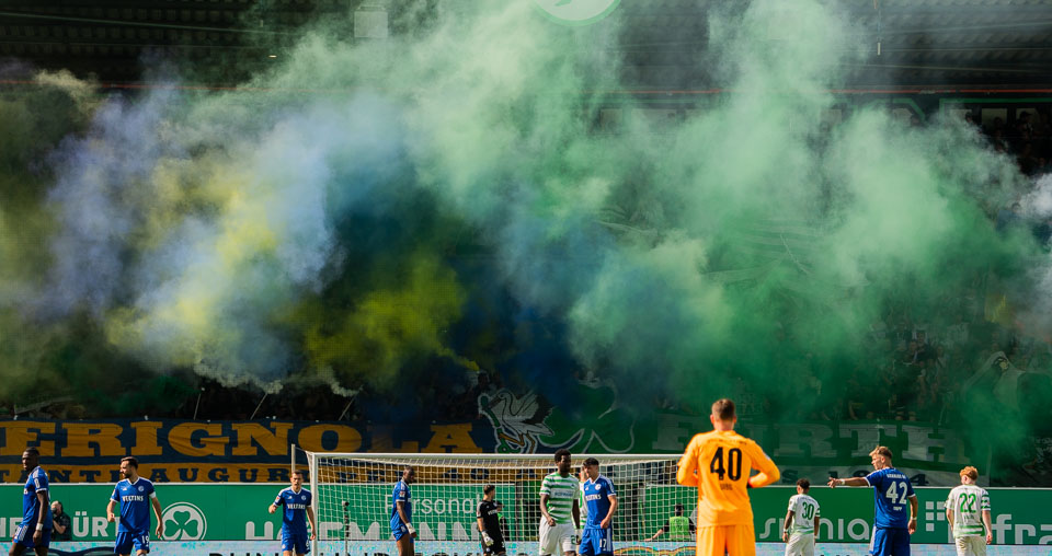 SpVgg Fürth – FC Schalke 04 2-0 (44)
