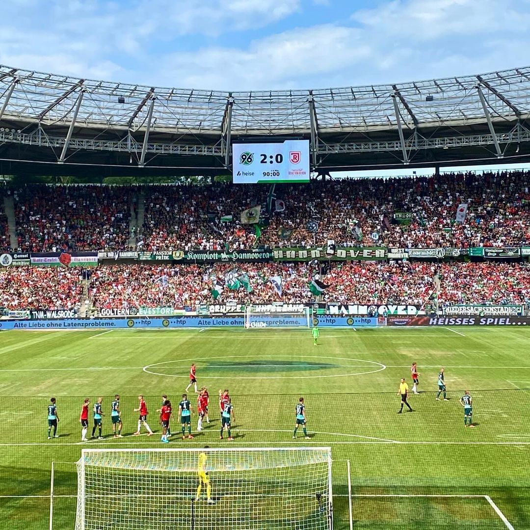 Hannover 96 – SSV Jahn Regensburg 2-0 (8)