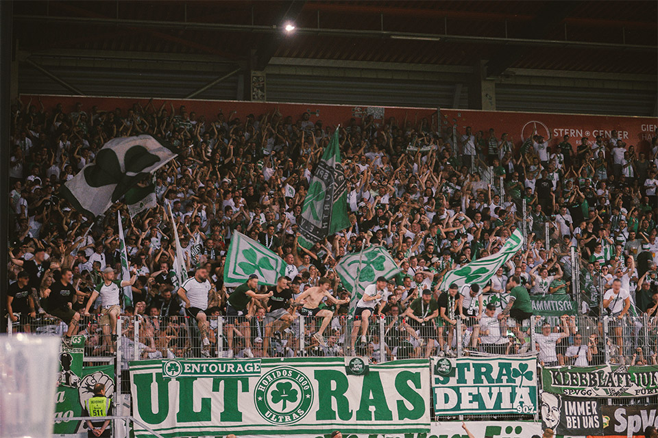 SSV Jahn Regensburg – SpVgg Fürth 0-4 (23)