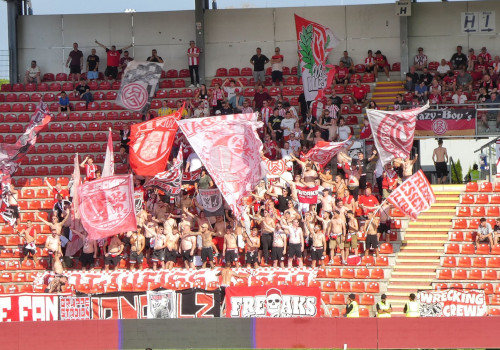 SpVgg Unterhaching – Rot-Weiss Essen 2-0 (8)