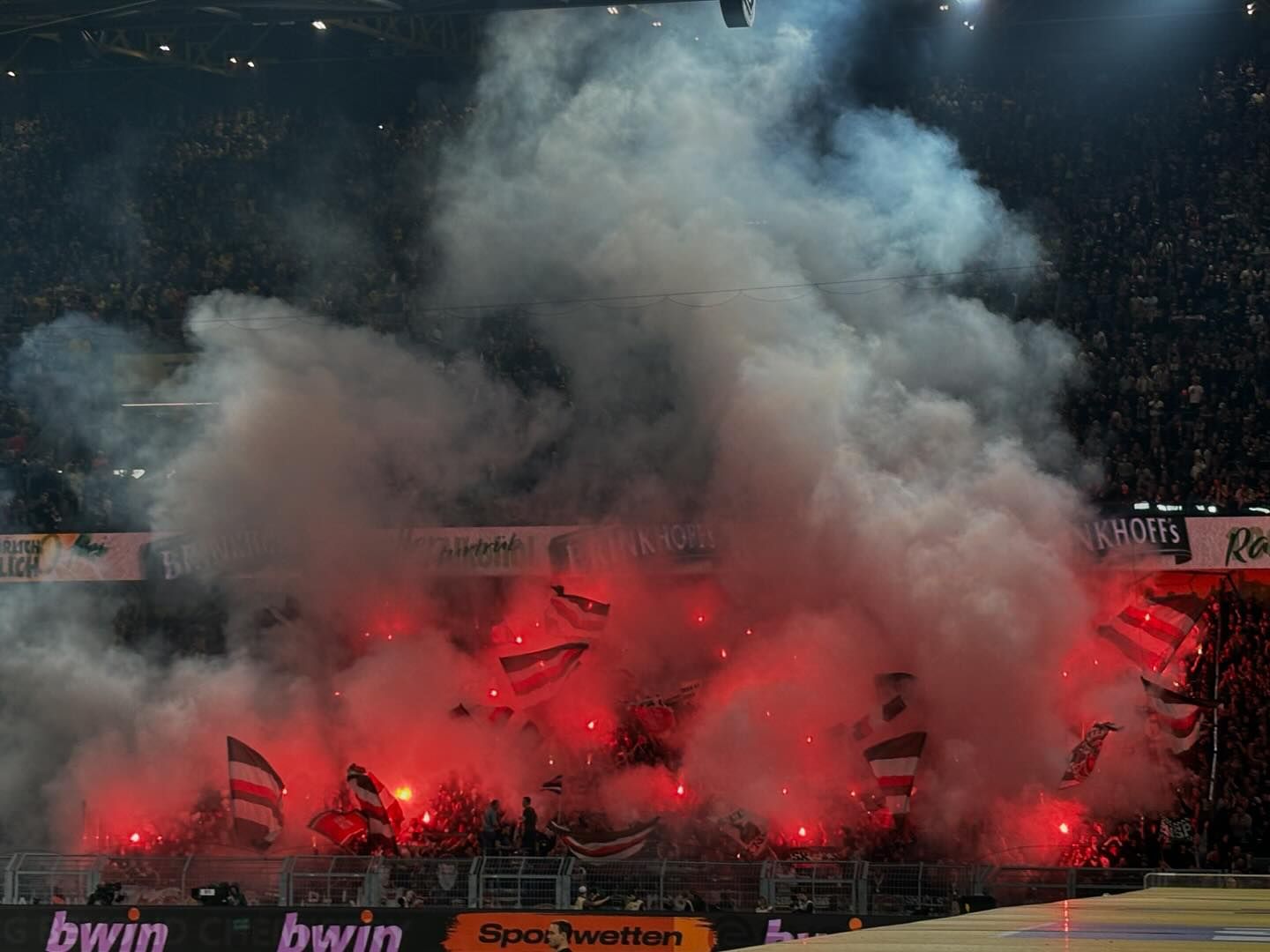 Borussia Dortmund – FC St. Pauli 2-1 (1)