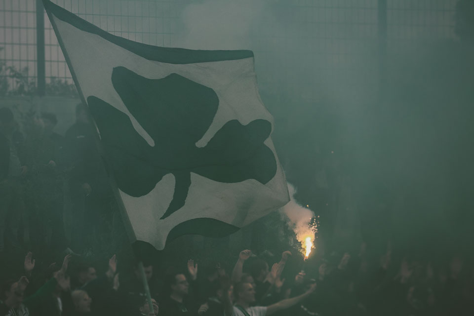 SpVgg Fürth – 1. FC Nürnberg 0-4 (18)