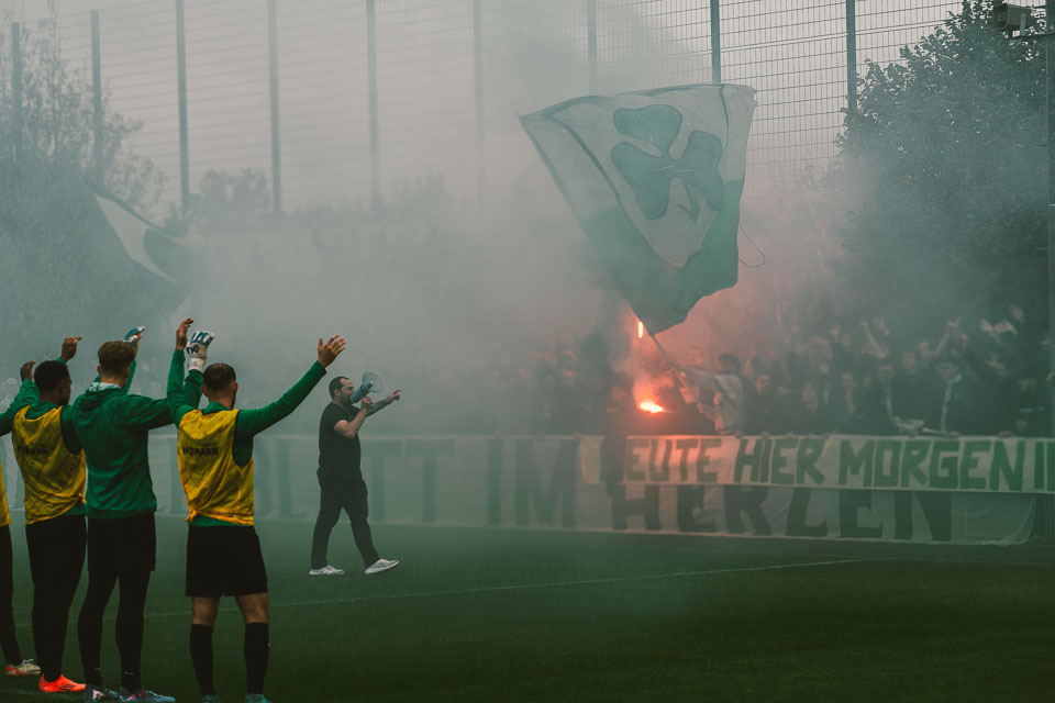 SpVgg Fürth – 1. FC Nürnberg 0-4 (24)