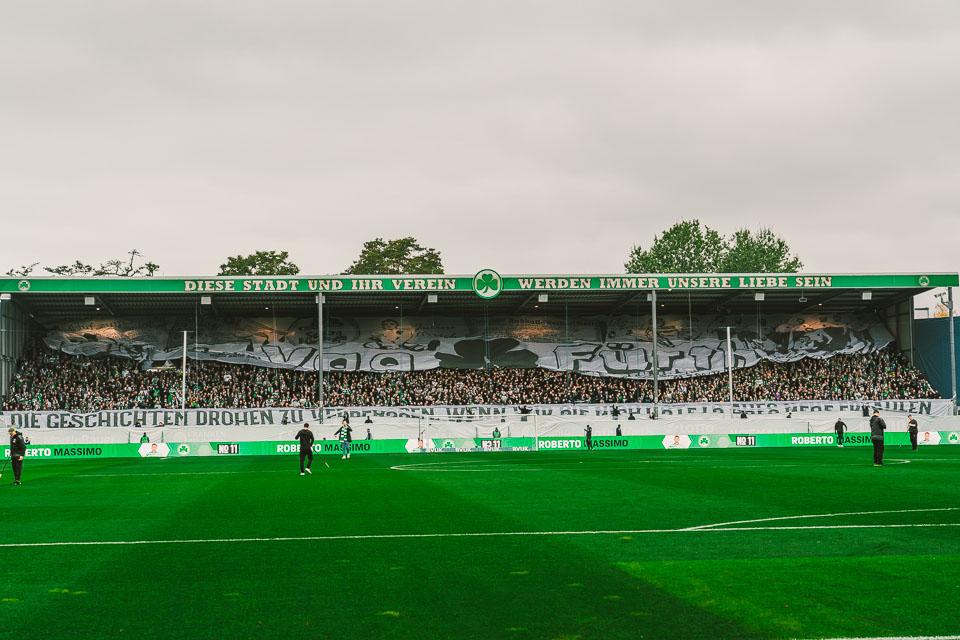SpVgg Fürth – 1. FC Nürnberg 0-4 (53)