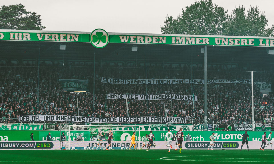 SpVgg Fürth – 1. FC Nürnberg 0-4 (78)