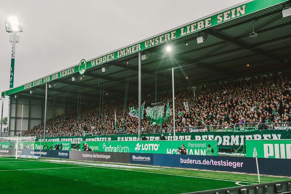 SpVgg Fürth – 1. FC Nürnberg 0-4 (79)