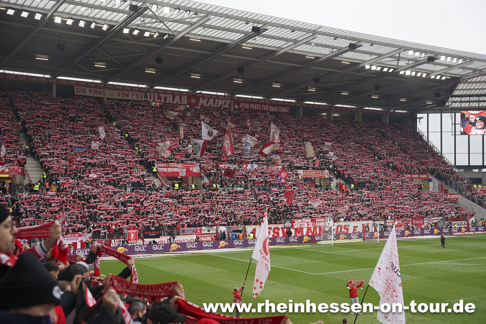 1. FSV Mainz 05 – Borussia Dortmund 3-1 (8)