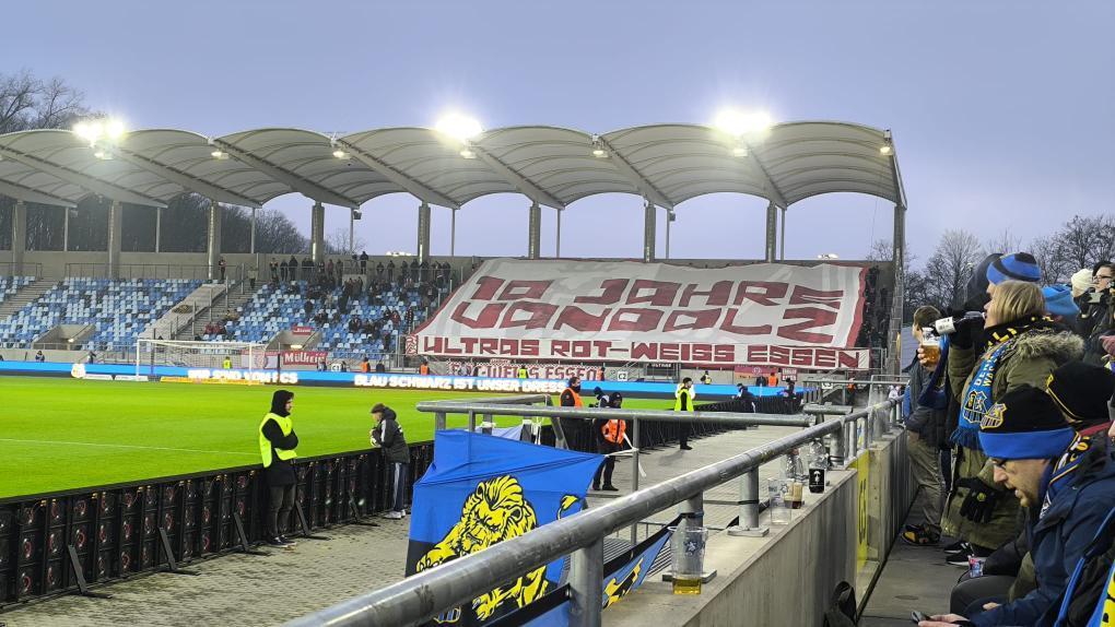 1. FC Saarbrücken – Rot-Weiss Essen 1-0 (9)