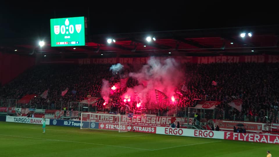 SSV Jahn Regensburg – VfB Stuttgart 0-3 (6)