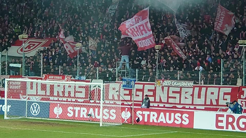 SSV Jahn Regensburg – VfB Stuttgart 0-3 (11)