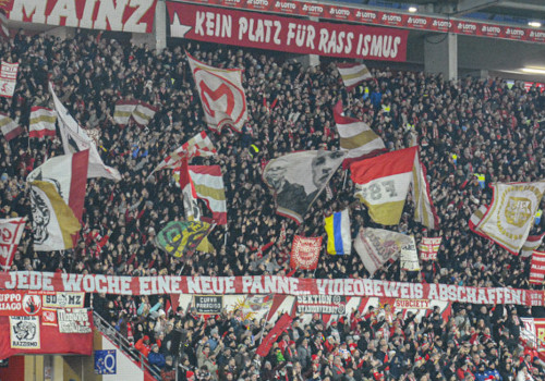 1. FSV Mainz 05 – FC Bayern München 2-1 (9)