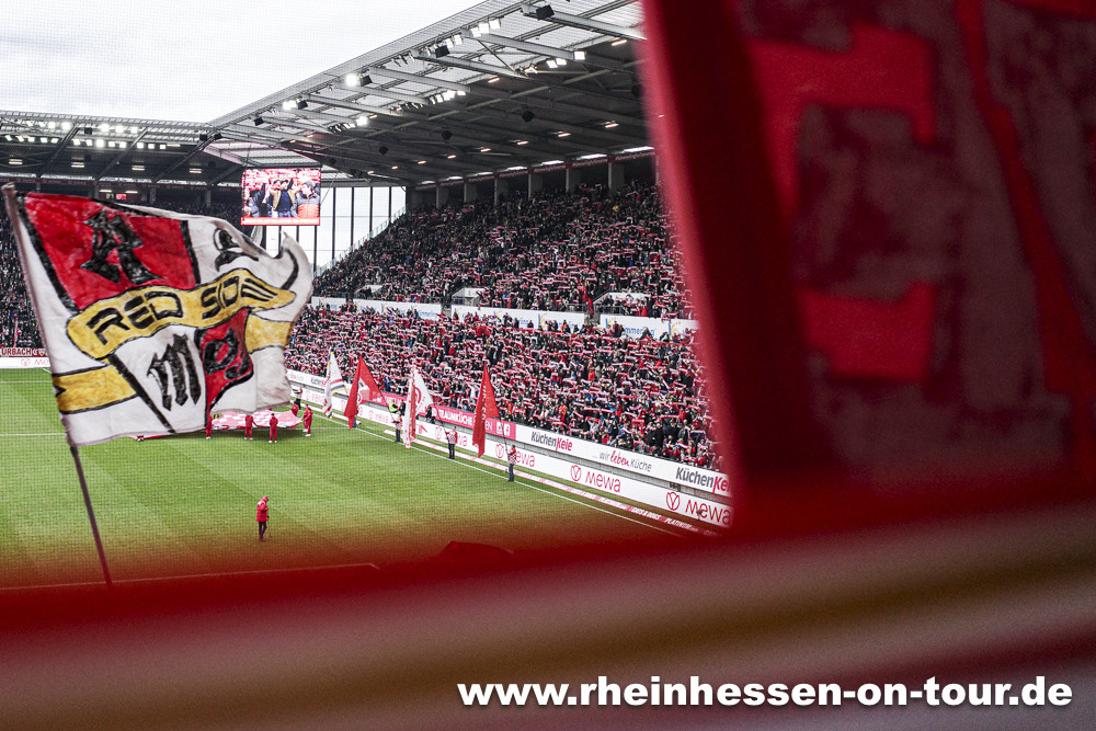 1. FSV Mainz 05 – VfB Stuttgart 2-0 (11)