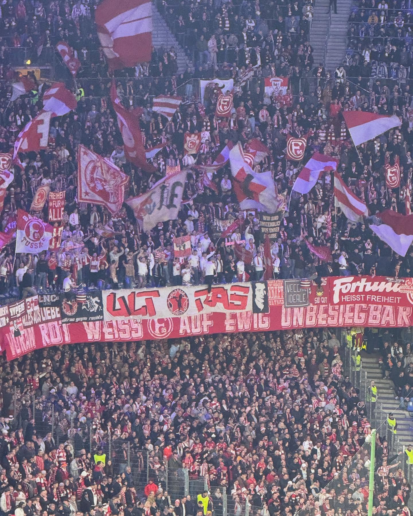 Gästefans | Hamburger SV – Fortuna Düsseldorf (08.03.2025) 4-1