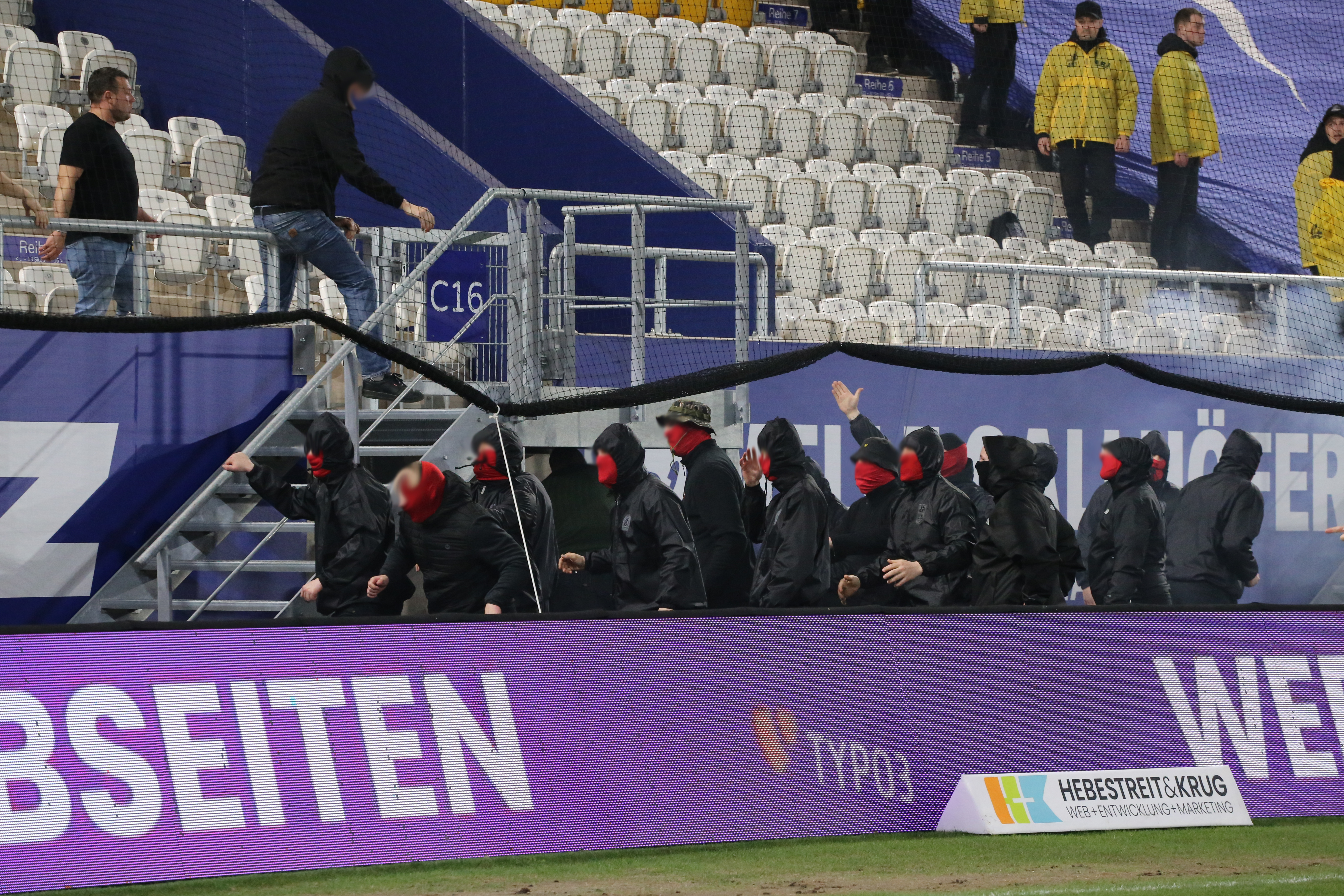 Gästefans | FC Carl Zeiss Jena – Hallescher FC (04.04.2025) 2-0