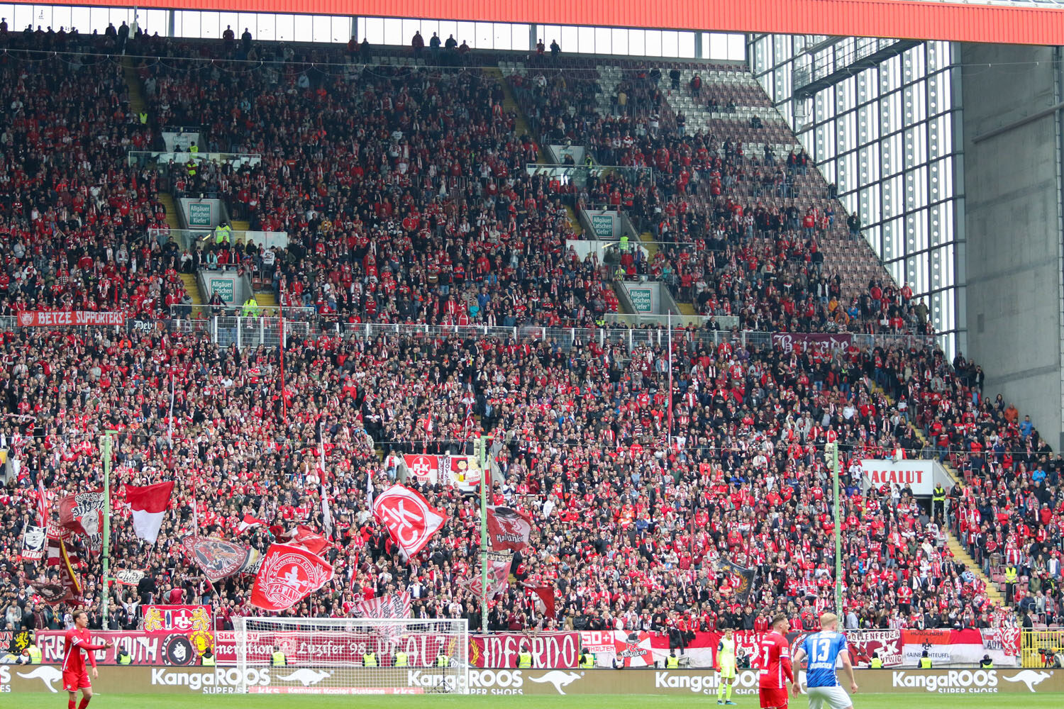 1. FC Kaiserslautern – FC Hansa Rostock 0-1 (12)