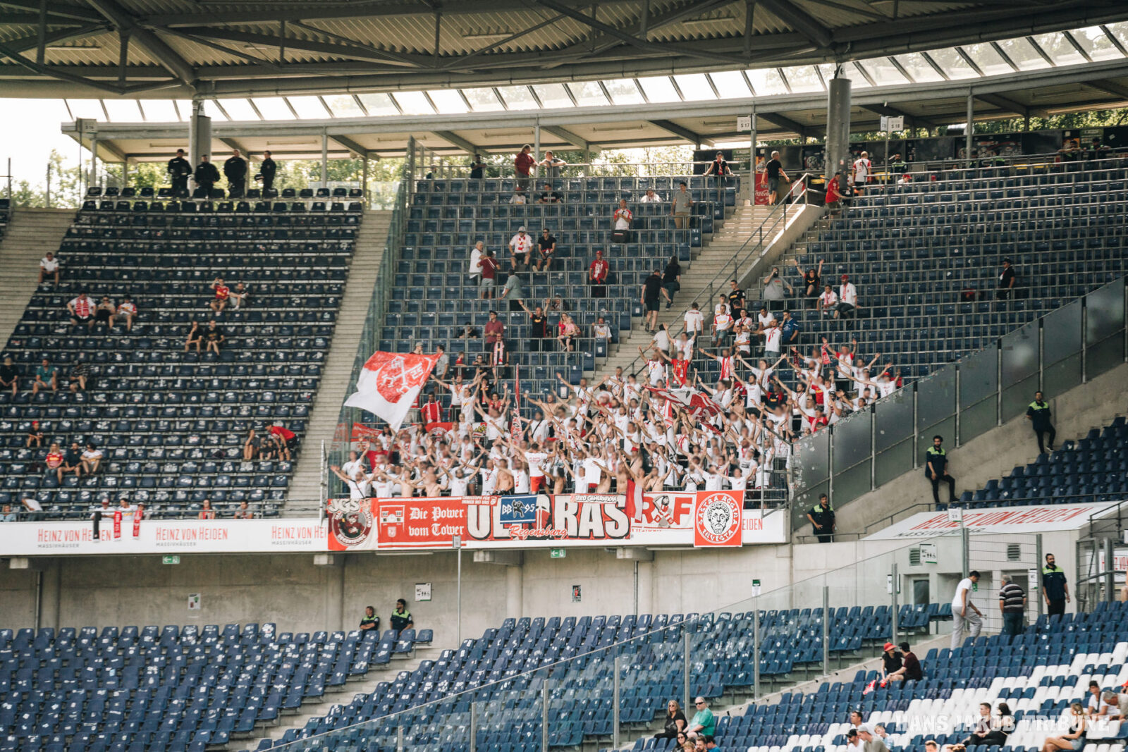 Hannover 96 – SSV Jahn Regensburg 1-0 (6)
