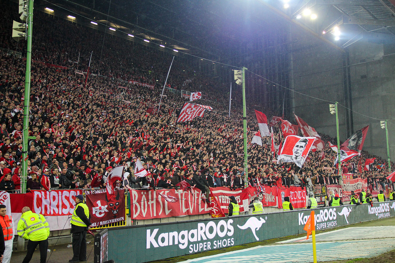 1. FC Kaiserslautern – Hamburger SV 2-0 (8)