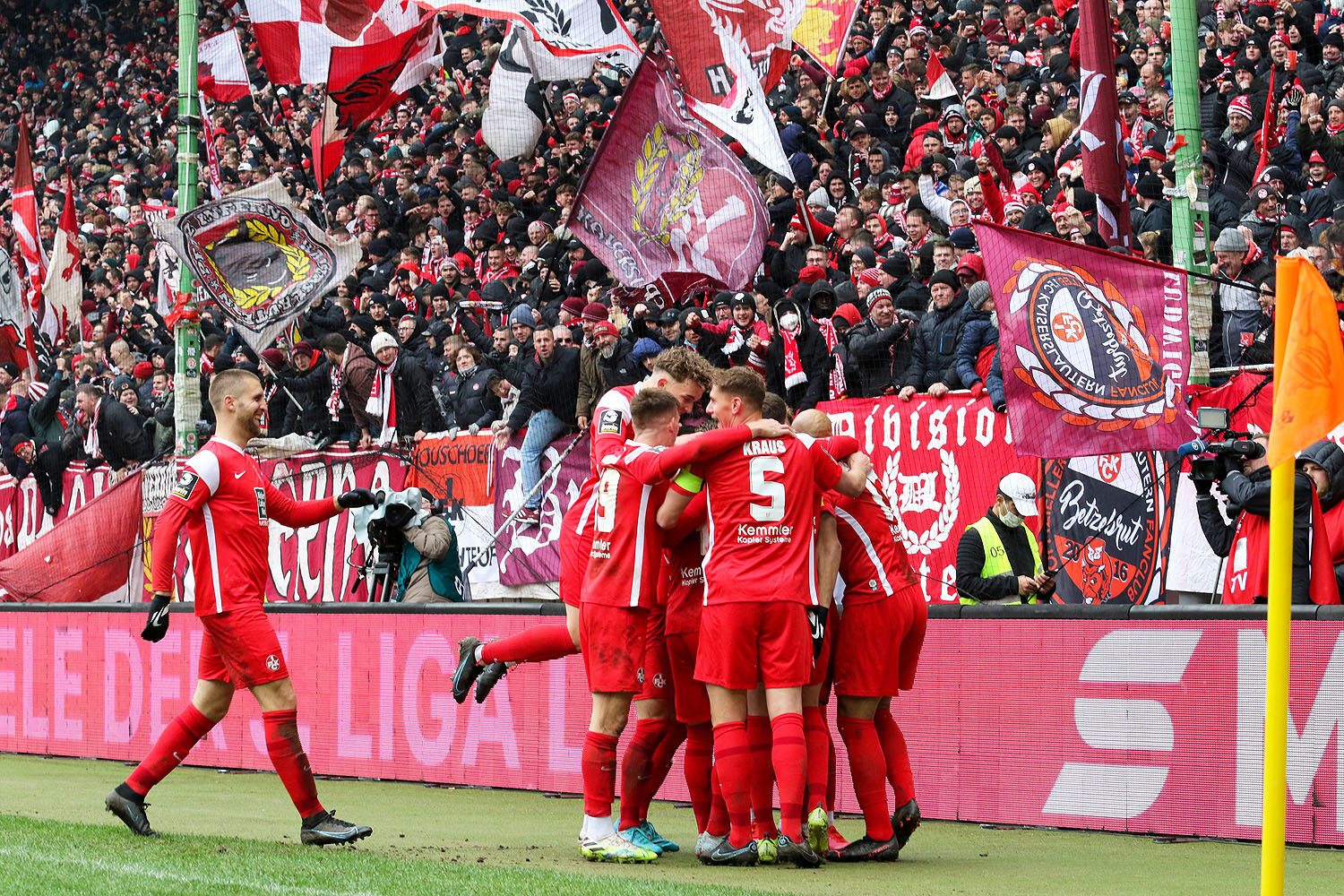 1. FC Kaiserslautern – MSV Duisburg 5-1 (15)