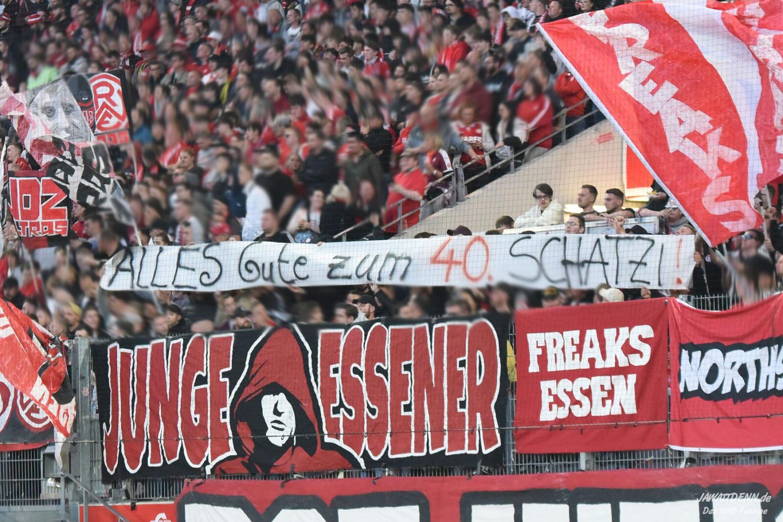 Rot-Weiss Essen – SV Lippstadt 08 4-0 (12)