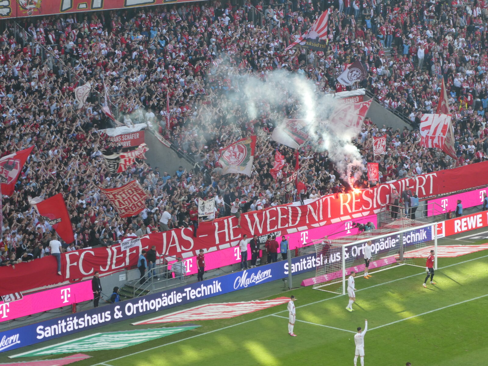 1. FC Köln – Bayer 04 Leverkusen 0-2 (40)
