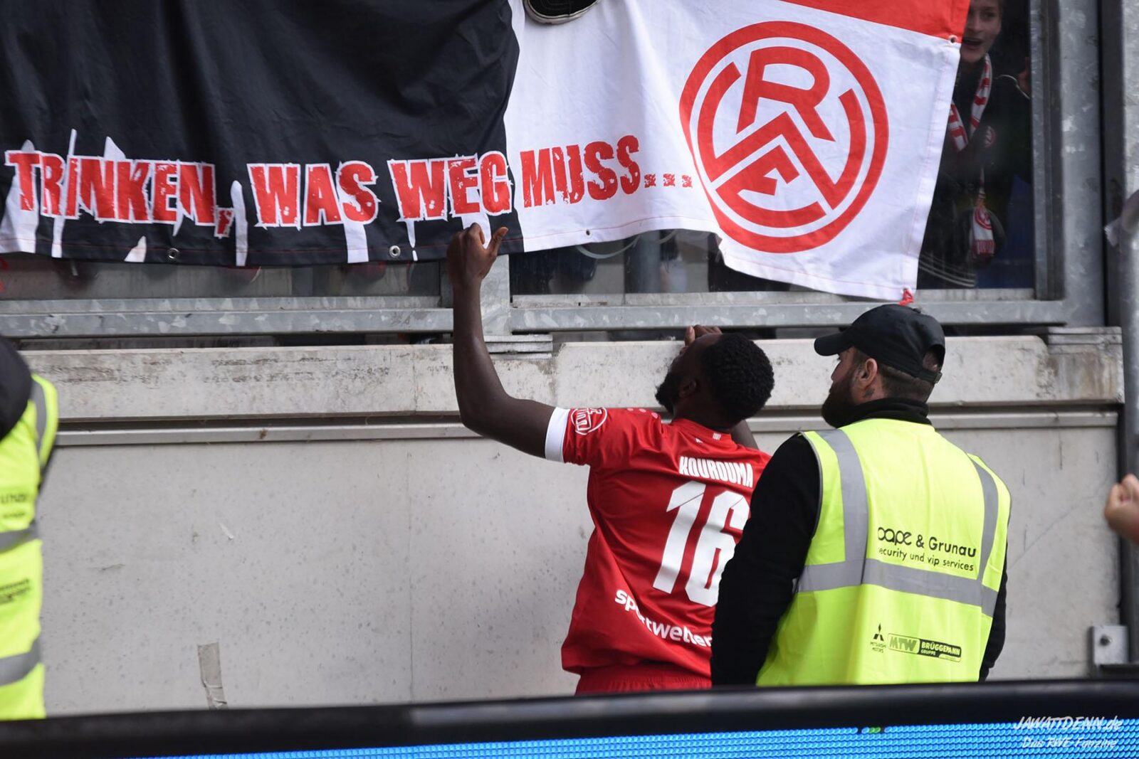 MSV Duisburg – Rot-Weiss Essen 1-2 (9)