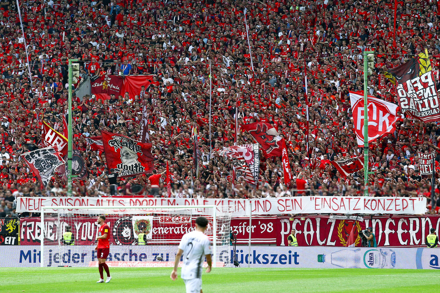 1. FC Kaiserslautern – FC St. Pauli 1-2 (6)
