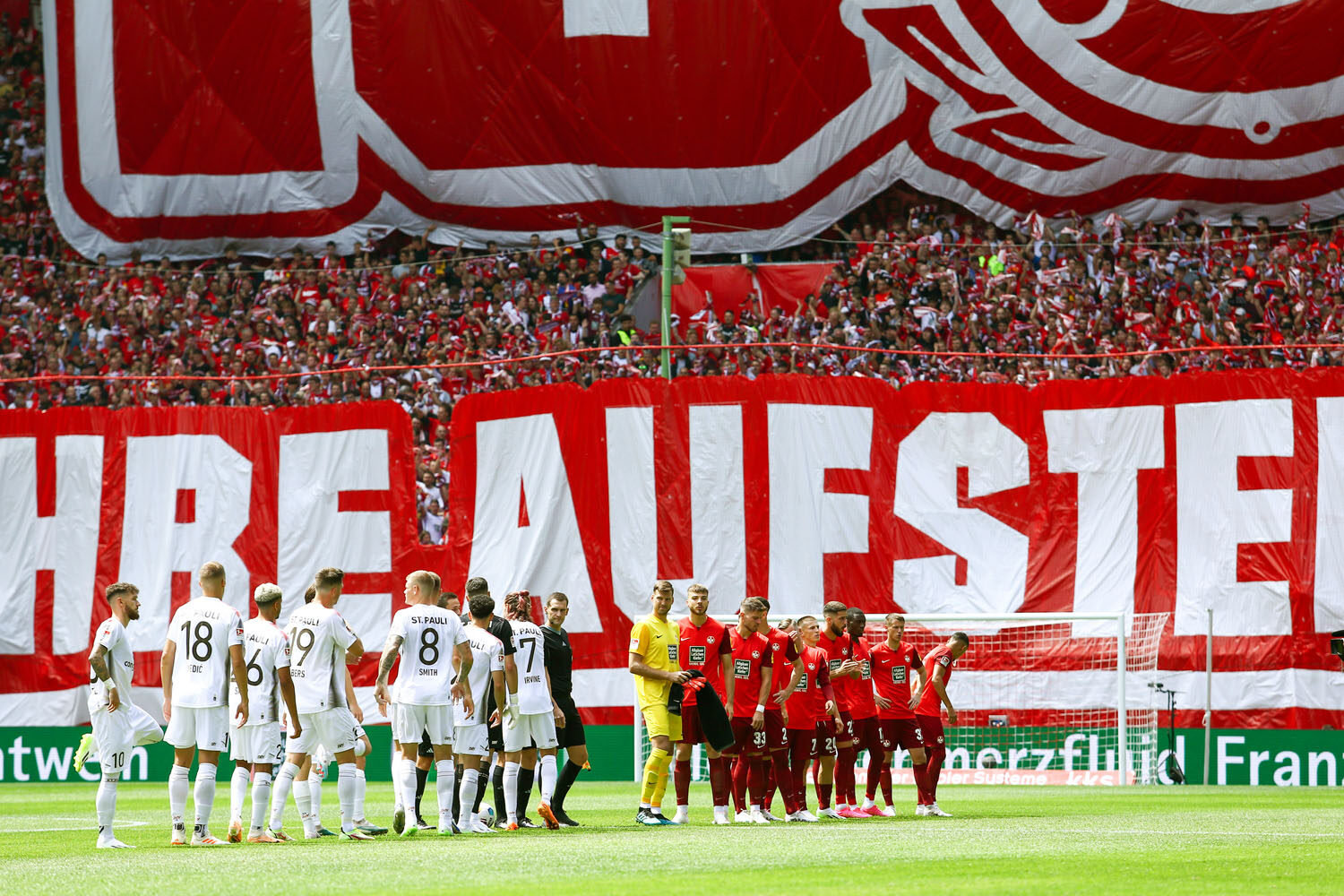 1. FC Kaiserslautern – FC St. Pauli 1-2 (18)