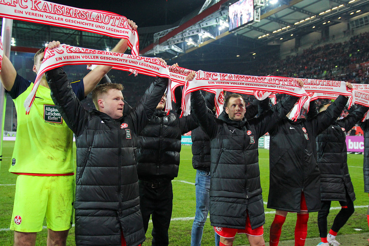 1. FC Kaiserslautern – Hamburger SV 2-0 (16)