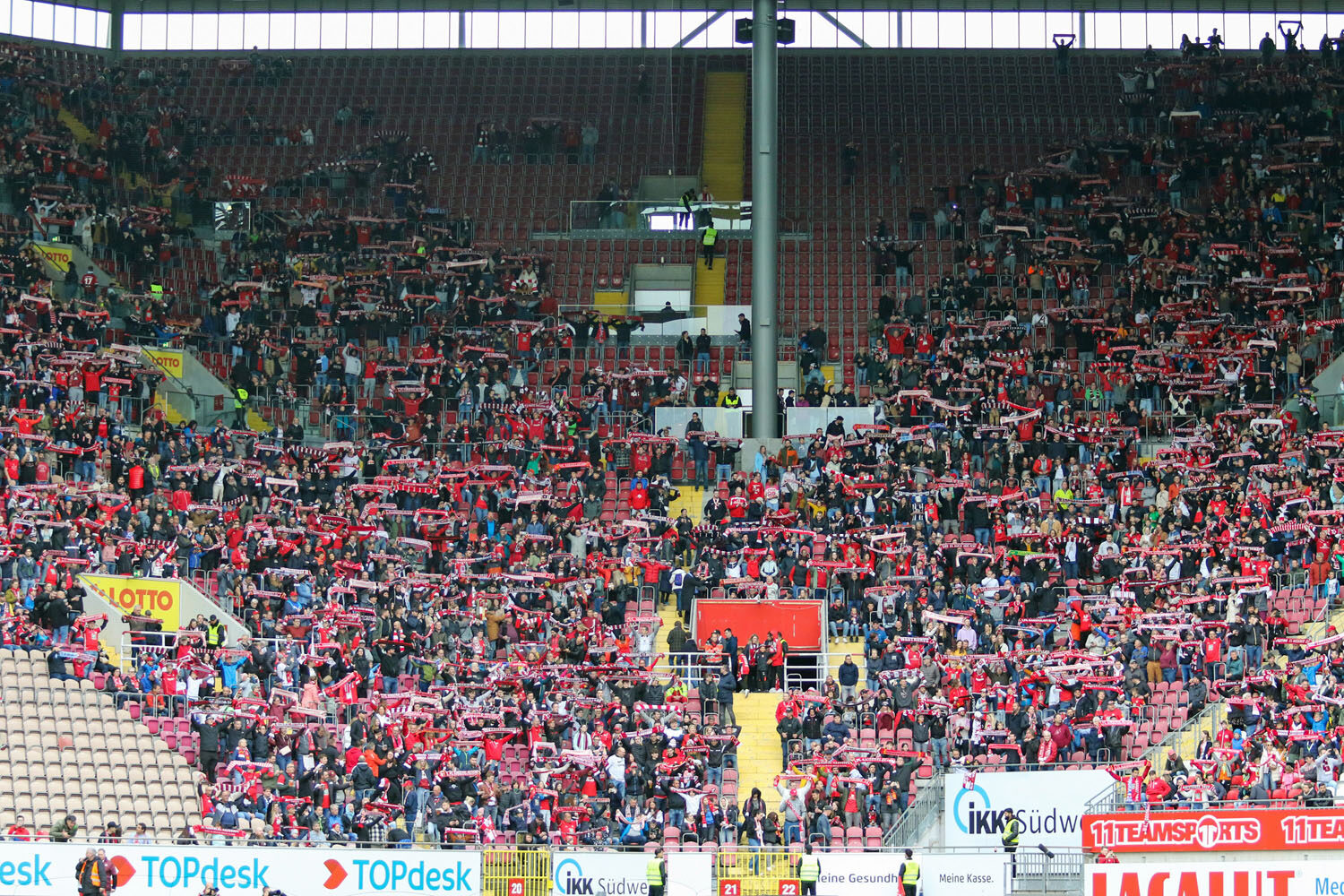 1. FC Kaiserslautern – FC Hansa Rostock 0-1 (7)