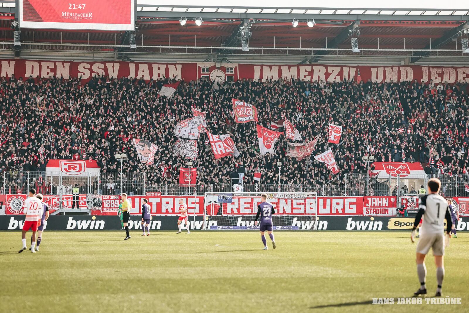 SSV Jahn Regensburg – FC Erzgebirge Aue 0-0 (8)
