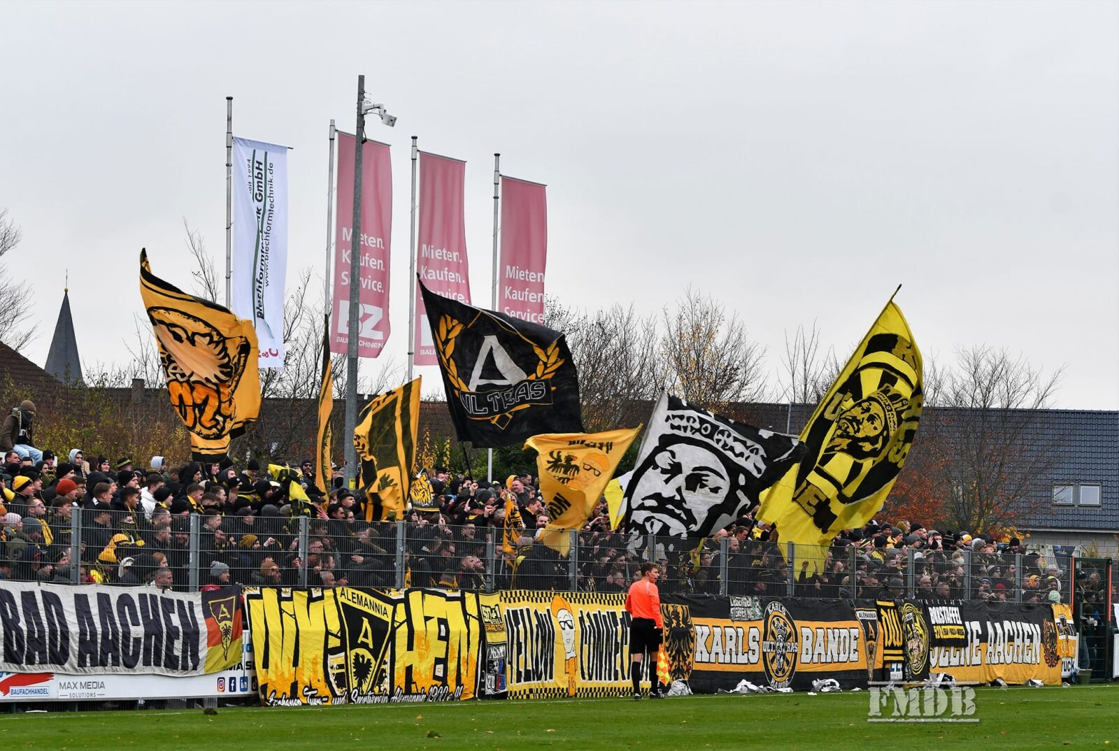 1. FC Düren – TSV Alemannia Aachen 1-1 (8)