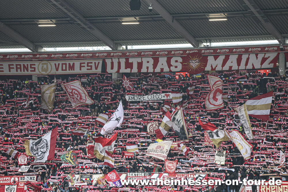 1. FSV Mainz 05 – FC Bayern München 2-1 (15)