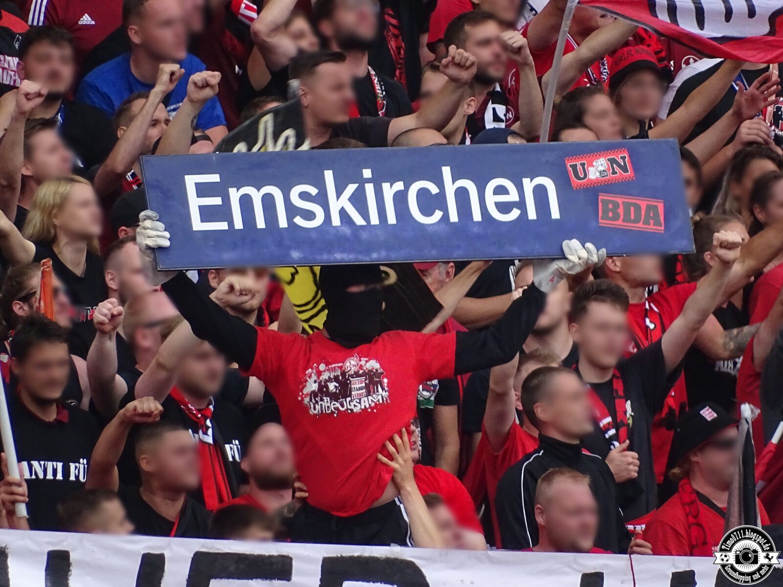 1. FC Nürnberg – SpVgg Fürth 2-0 (50)