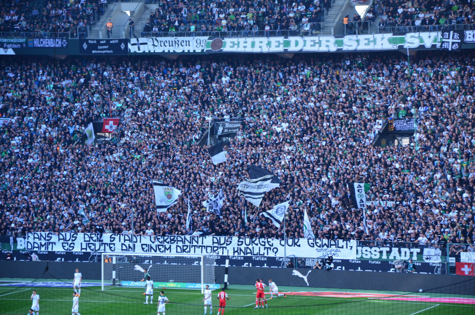 Borussia Mönchengladbach – 1. FC Köln 1-3 (11)