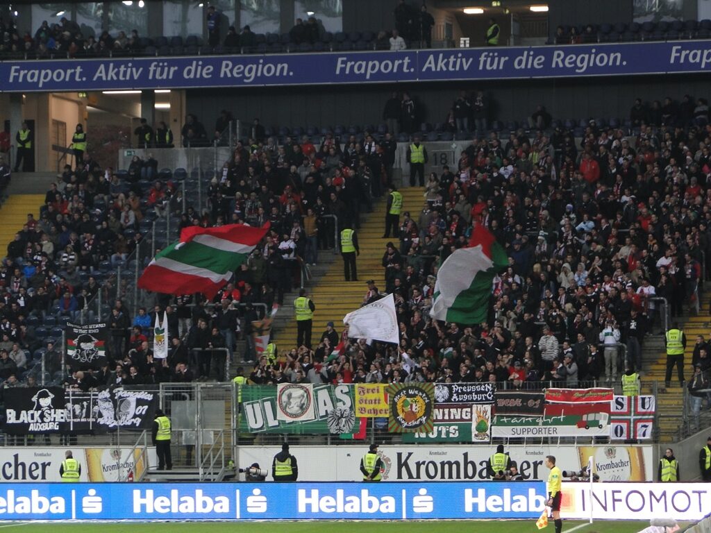 Eintracht Frankfurt vs FC Augsburg (4-2) (5)